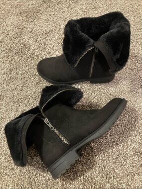 Old Navy Black Suede with Faux Fur Cuff Ankle Boots